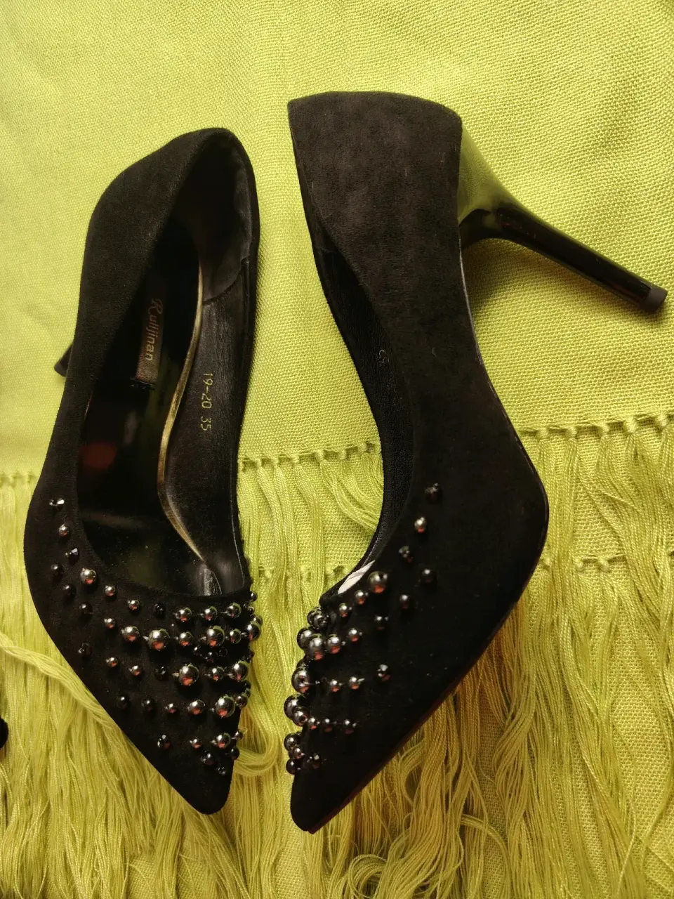 Tacones negros con perlas - miniatura 3