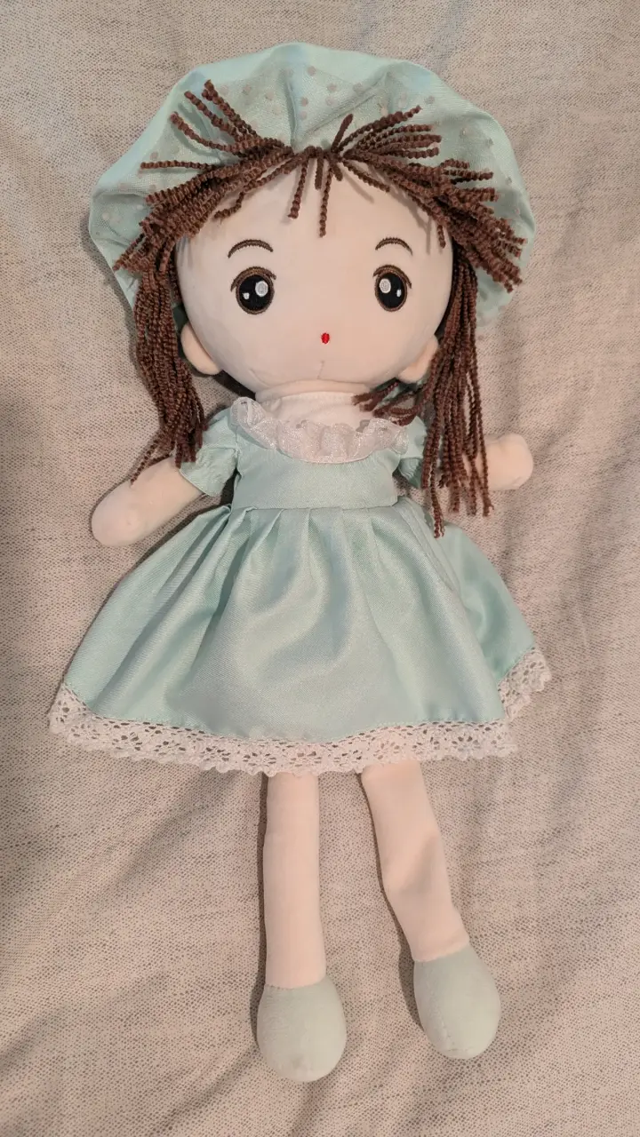 Muñeca de trapo con vestido celeste 50 cms - miniatura 1