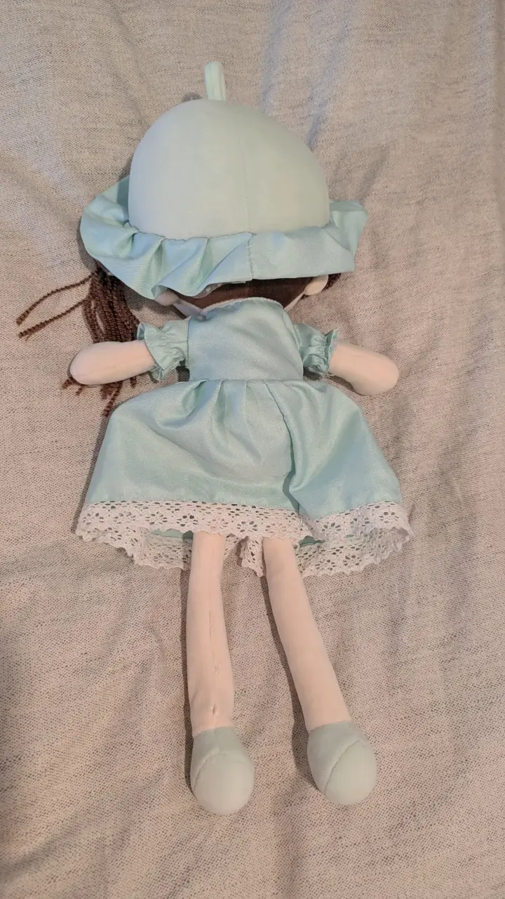 Muñeca de trapo con vestido celeste 50 cms - miniatura 2