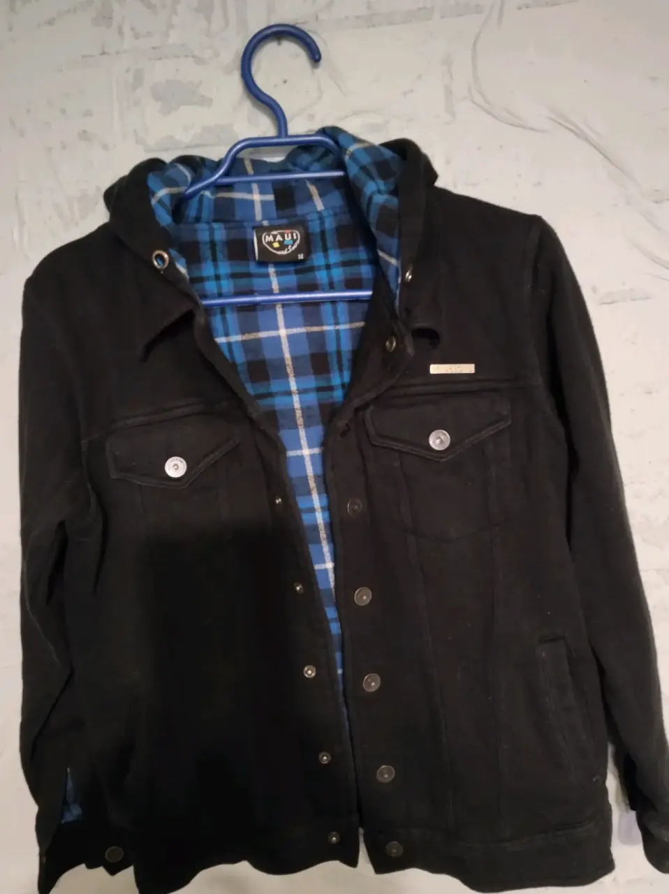 Chaqueta negra con capucha y forro - miniatura 1