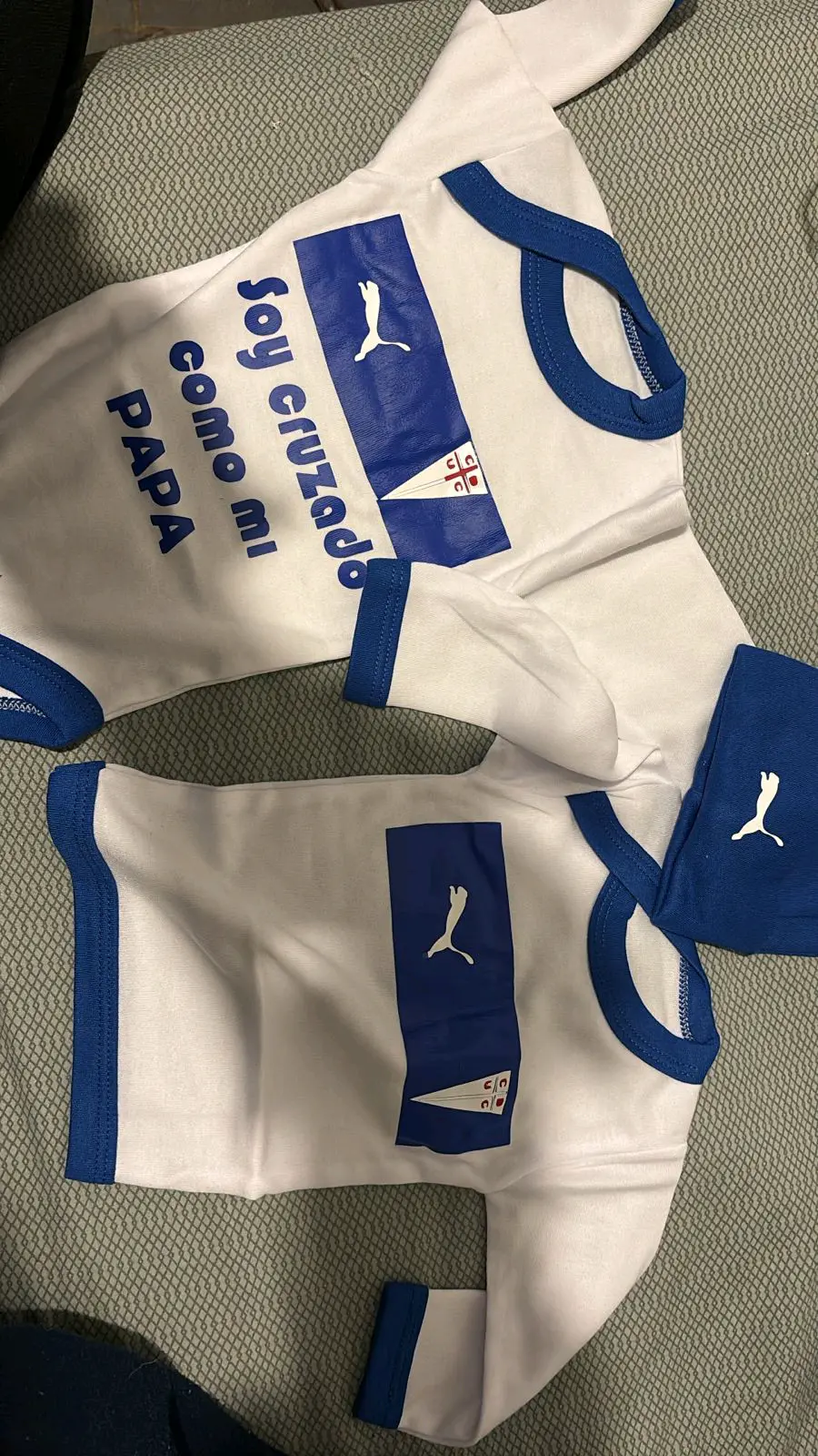 Ajuar bebé equipos de fútbol Colo Colo,U chile, UC - miniatura 3
