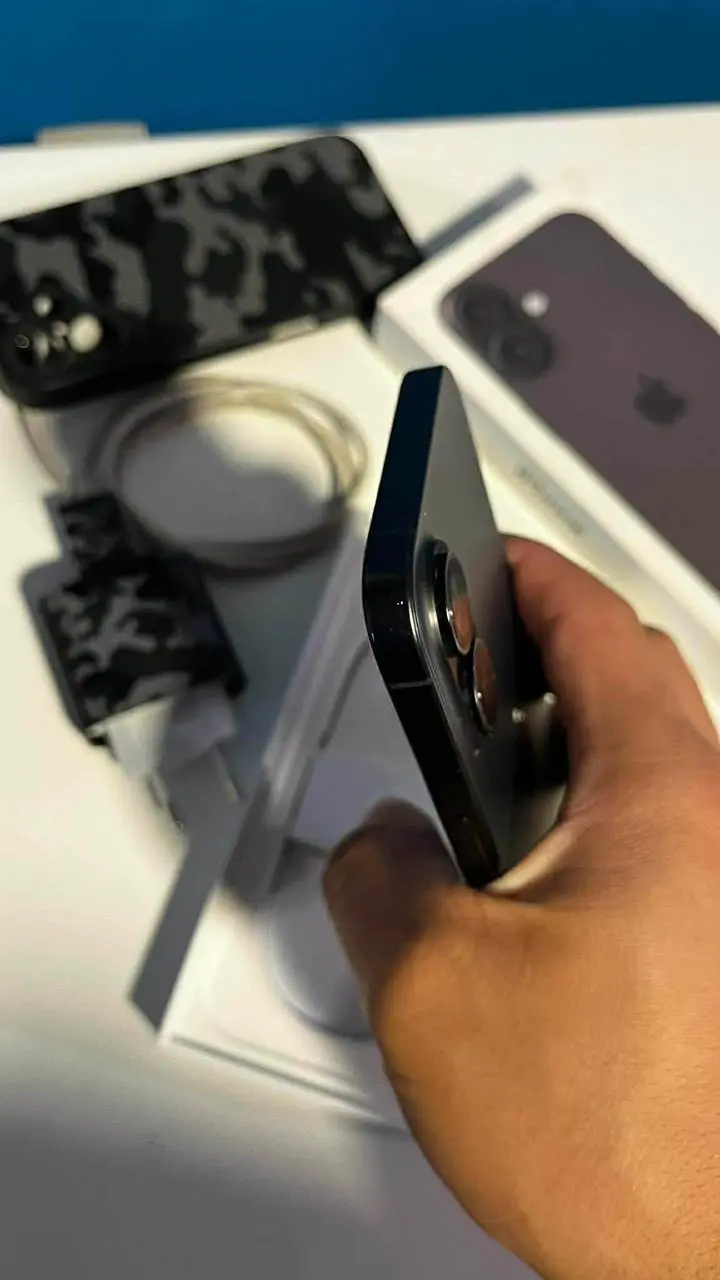 iPhone 16 negro 128gb - miniatura 2