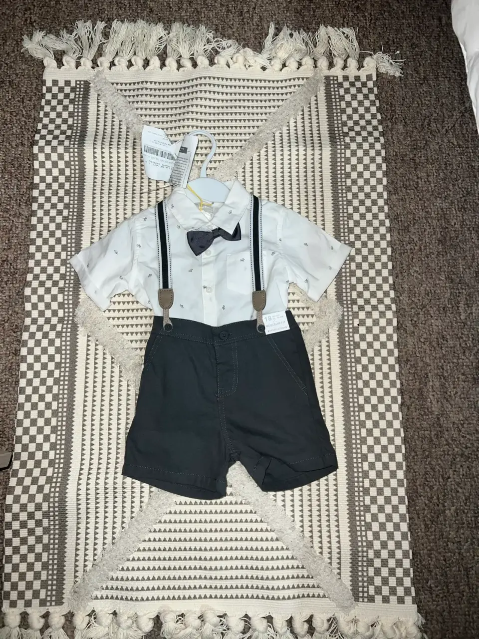 Conjunto de bebé con tirantes