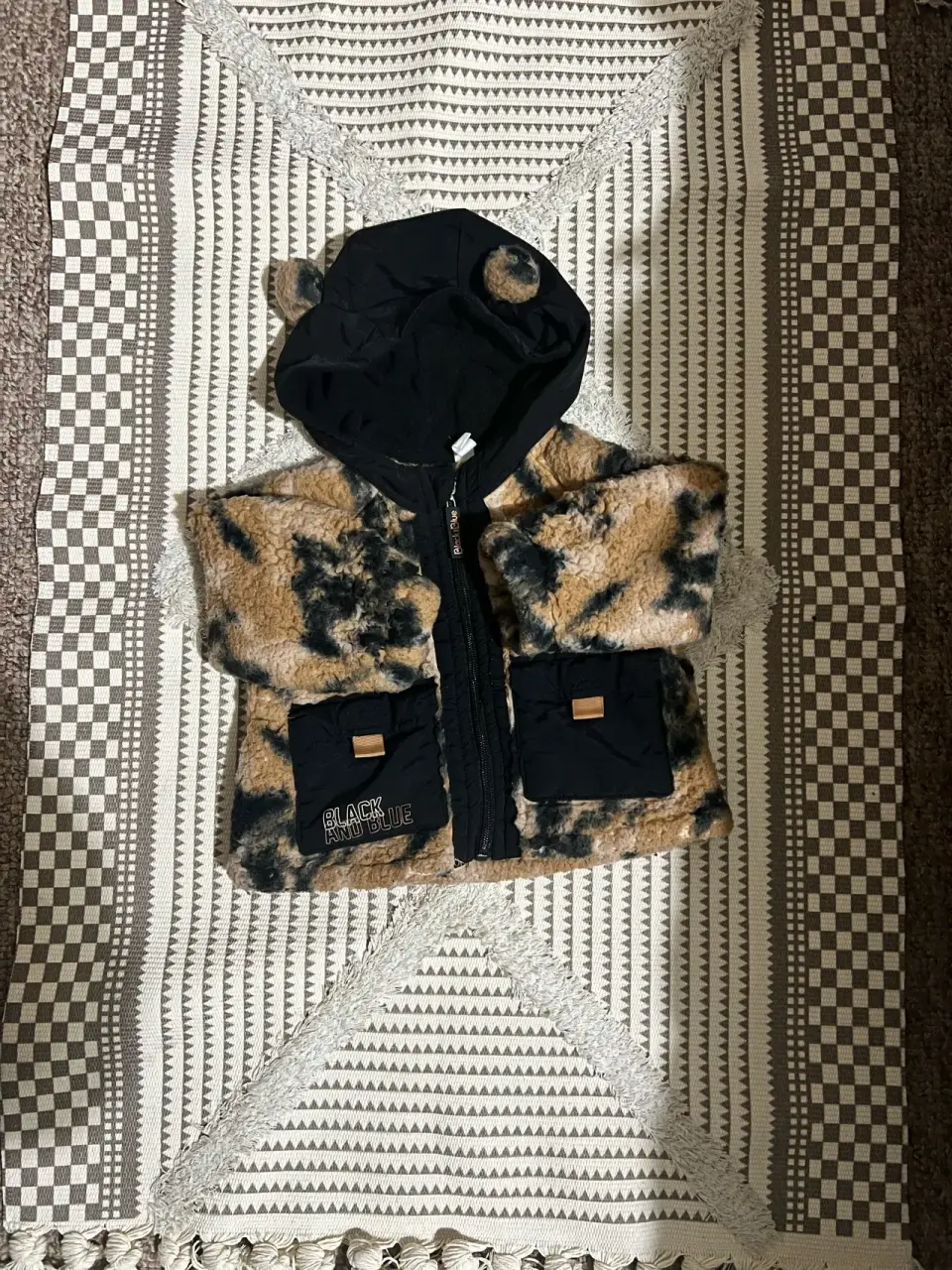 Chaqueta de bebé con capucha