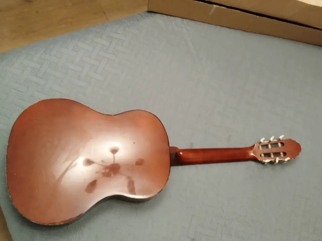 Guitarra acústica Memphis con caja - miniatura 2