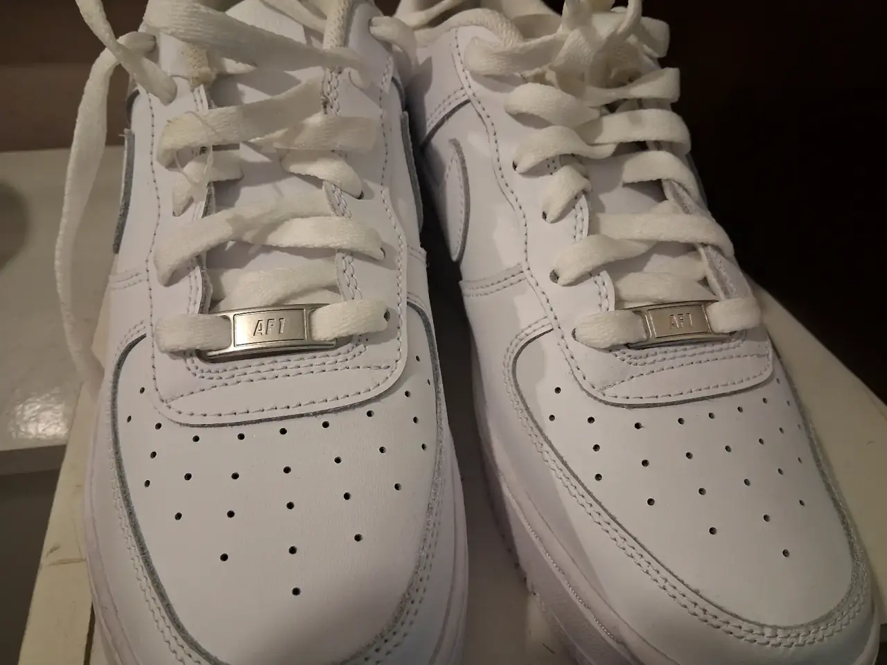 Zapatillas blancas estilo clásico,nuevas. (Sin caj - miniatura 2