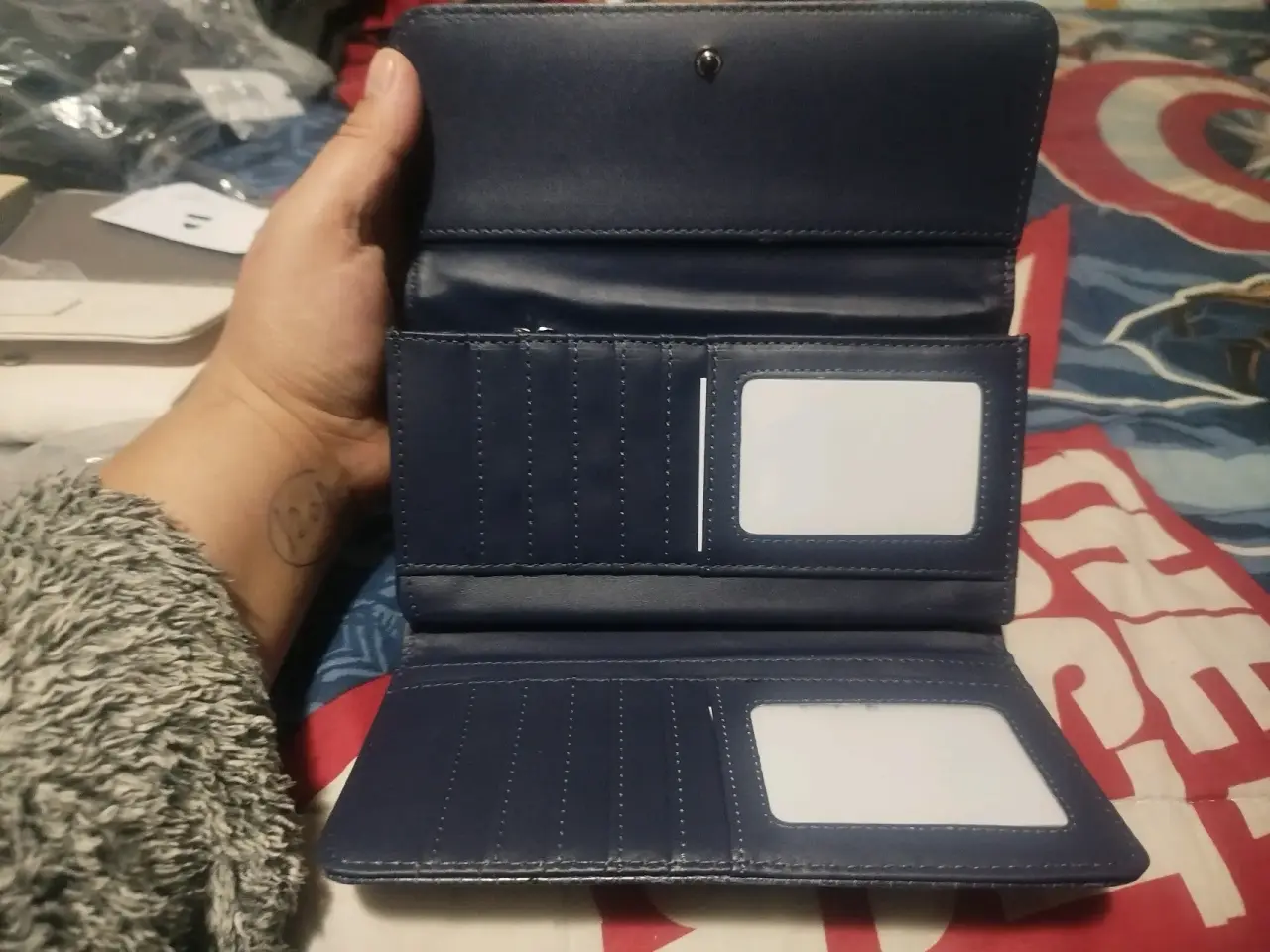 Cartera negra de cuero sintético - miniatura 2