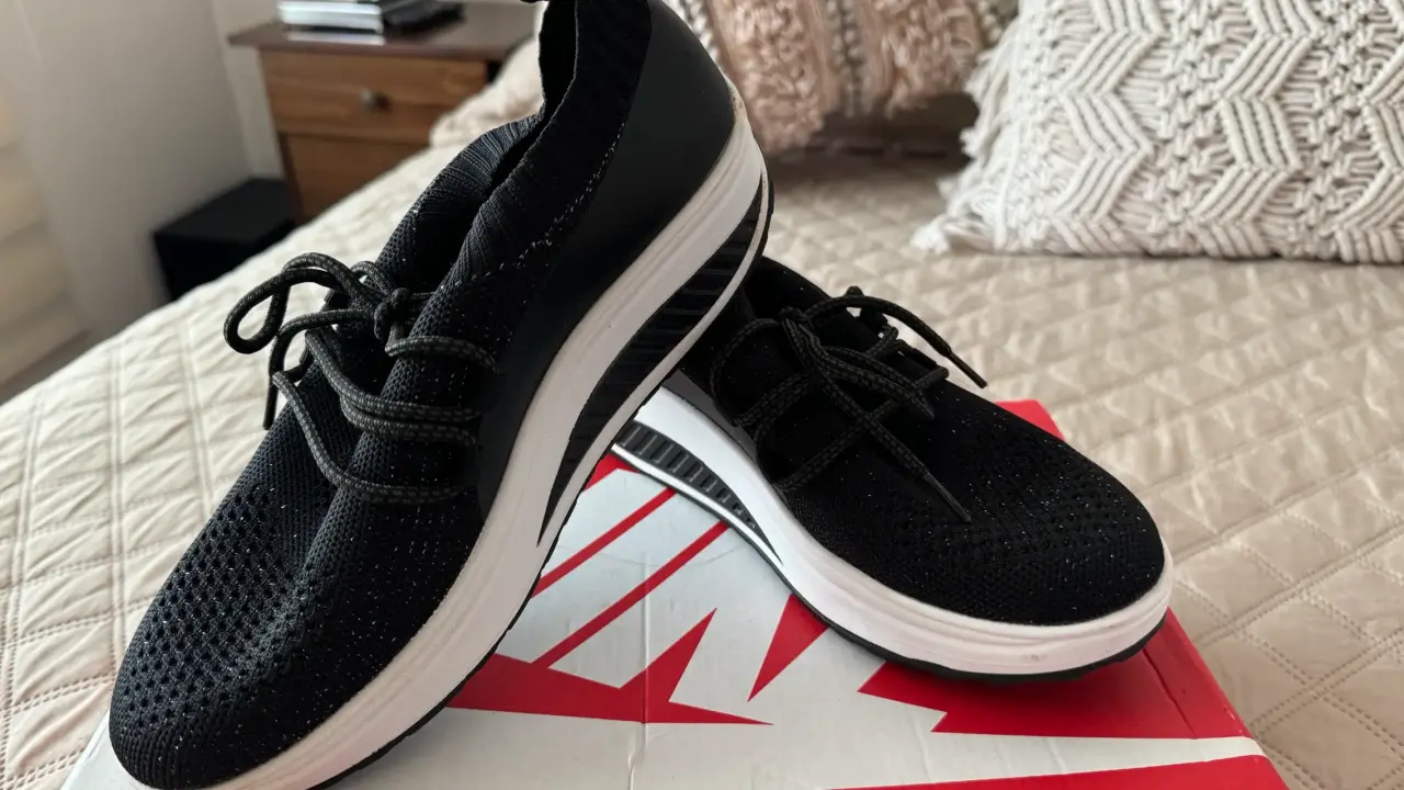 Zapatillas deportivas rojas - miniatura 2