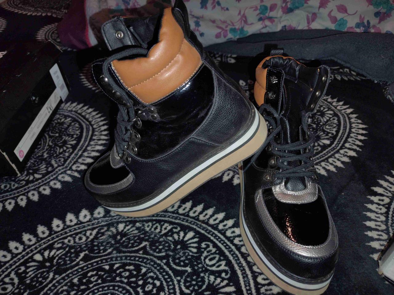 Botines negros de cuero - miniatura 1