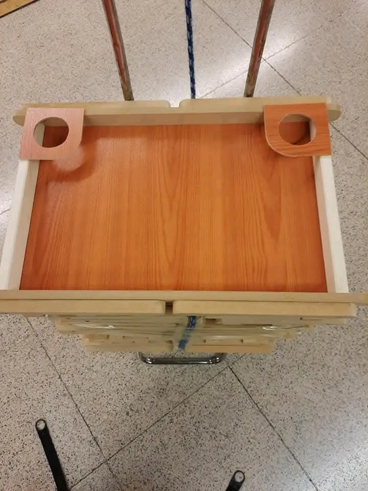 Mesa bandeja plegable de madera - miniatura 3
