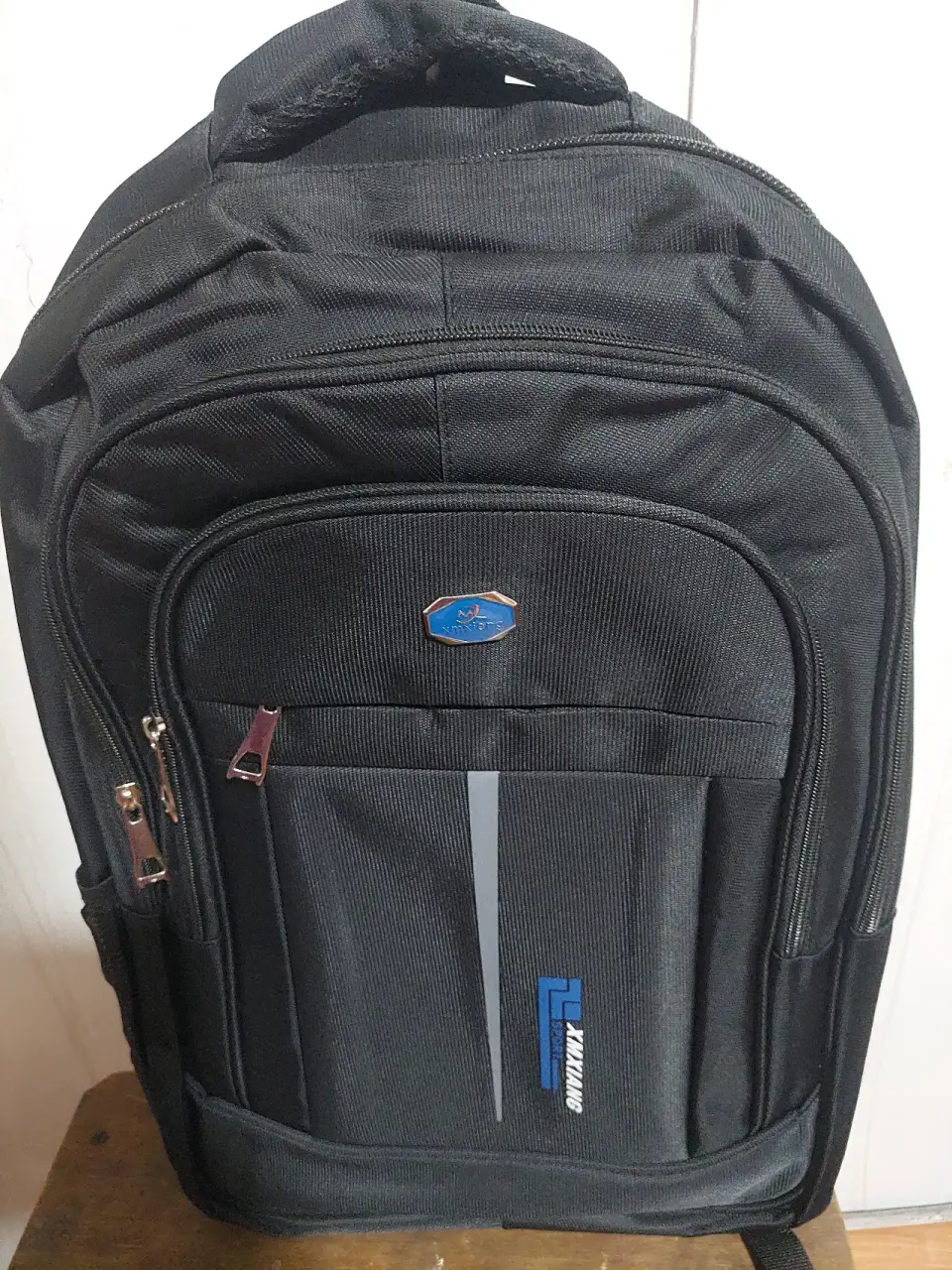 Mochila negra amplia - miniatura 3