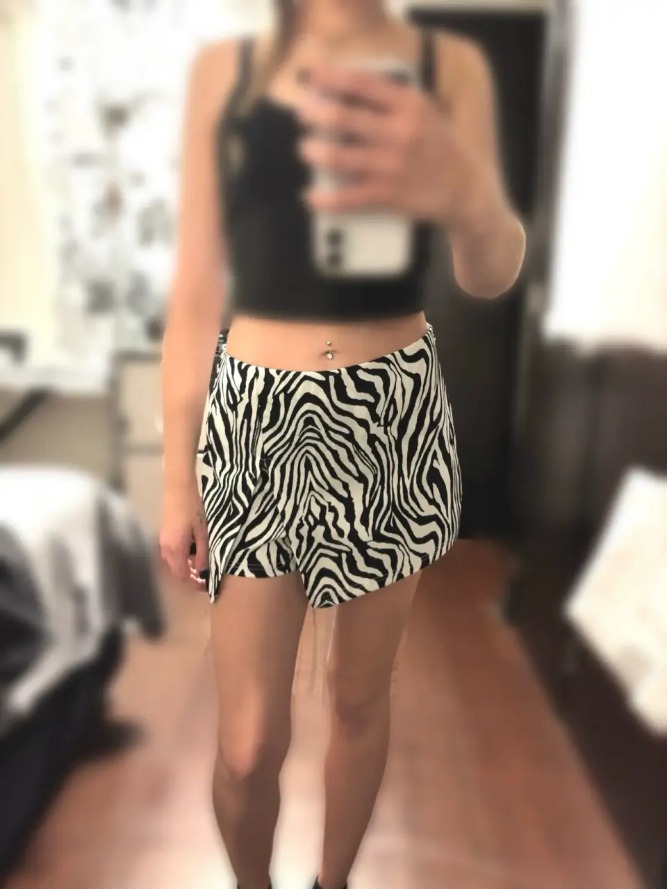 Falda-Short estampado cebra blanco y negro - miniatura 2