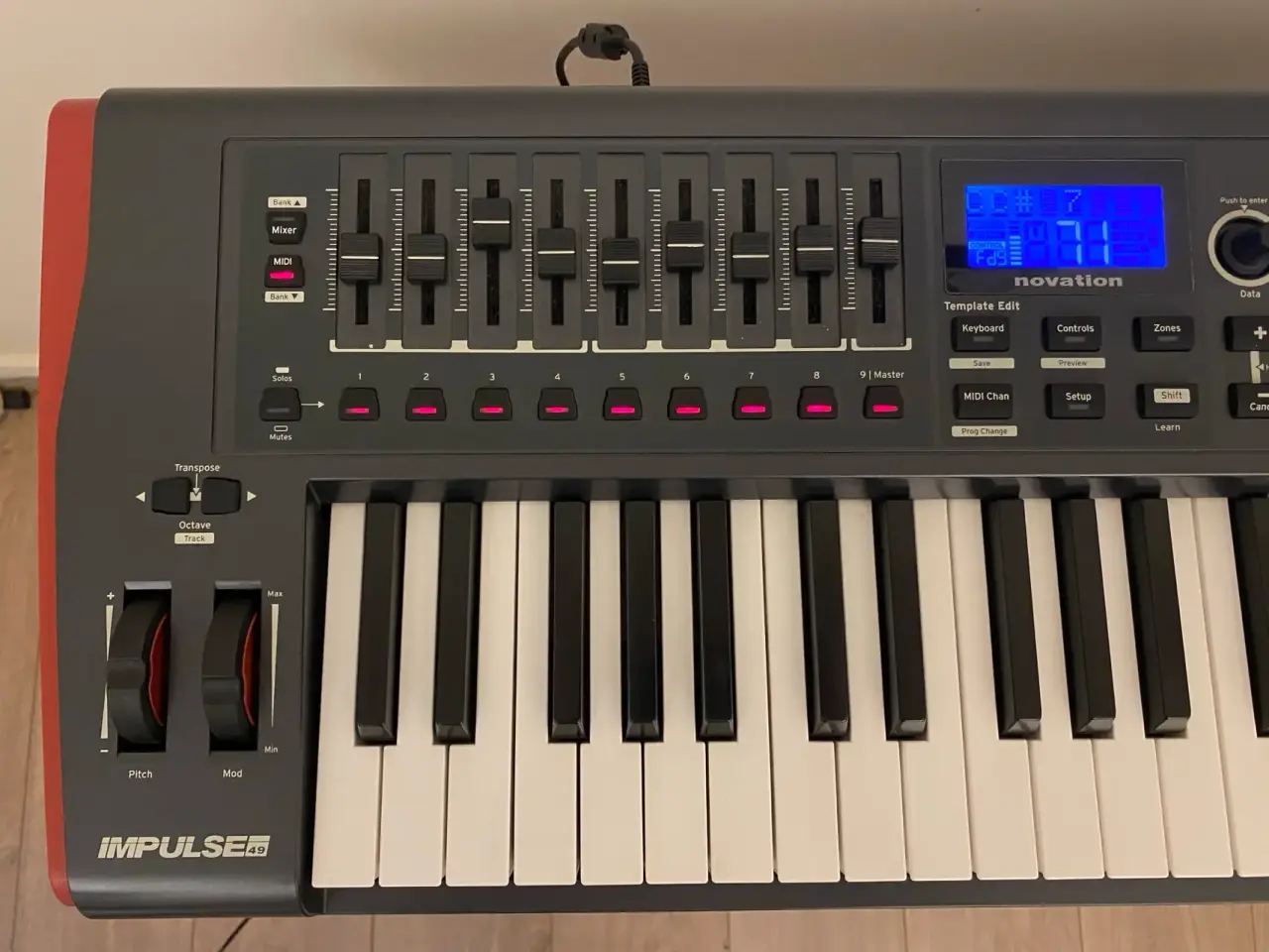 Controlador MIDI Novation Impulse 49 - miniatura 2