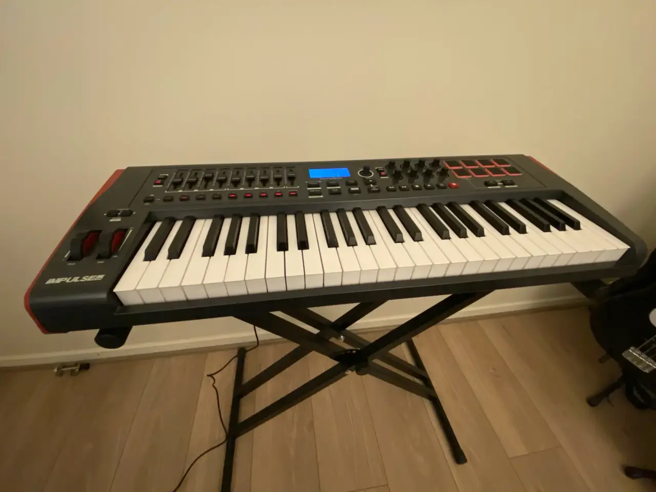 Controlador MIDI Novation Impulse 49 - miniatura 4