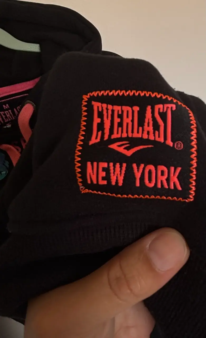 Polerón negro con capucha Everlast - miniatura 3