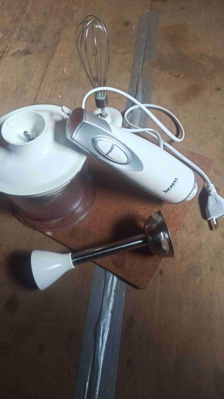 Minipimer marca Thomas con accesorios