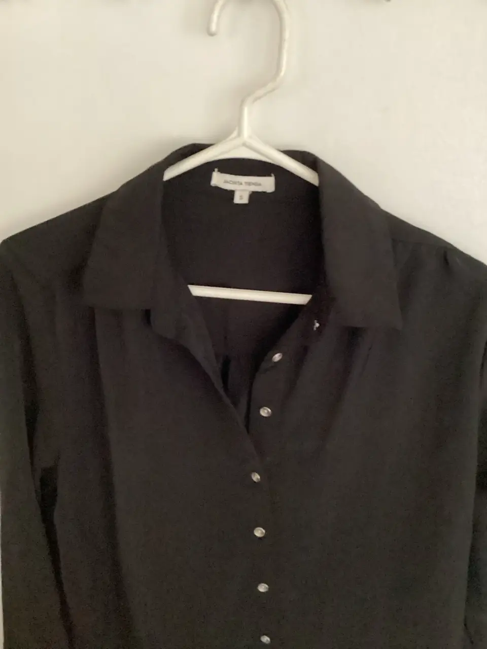 Camisa negra de botones - miniatura 2