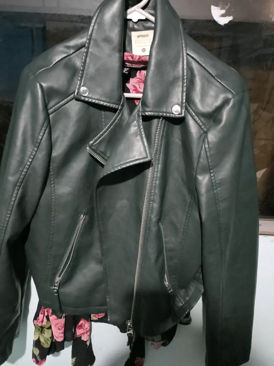 Chaqueta de cuero sintético verde oscuro
