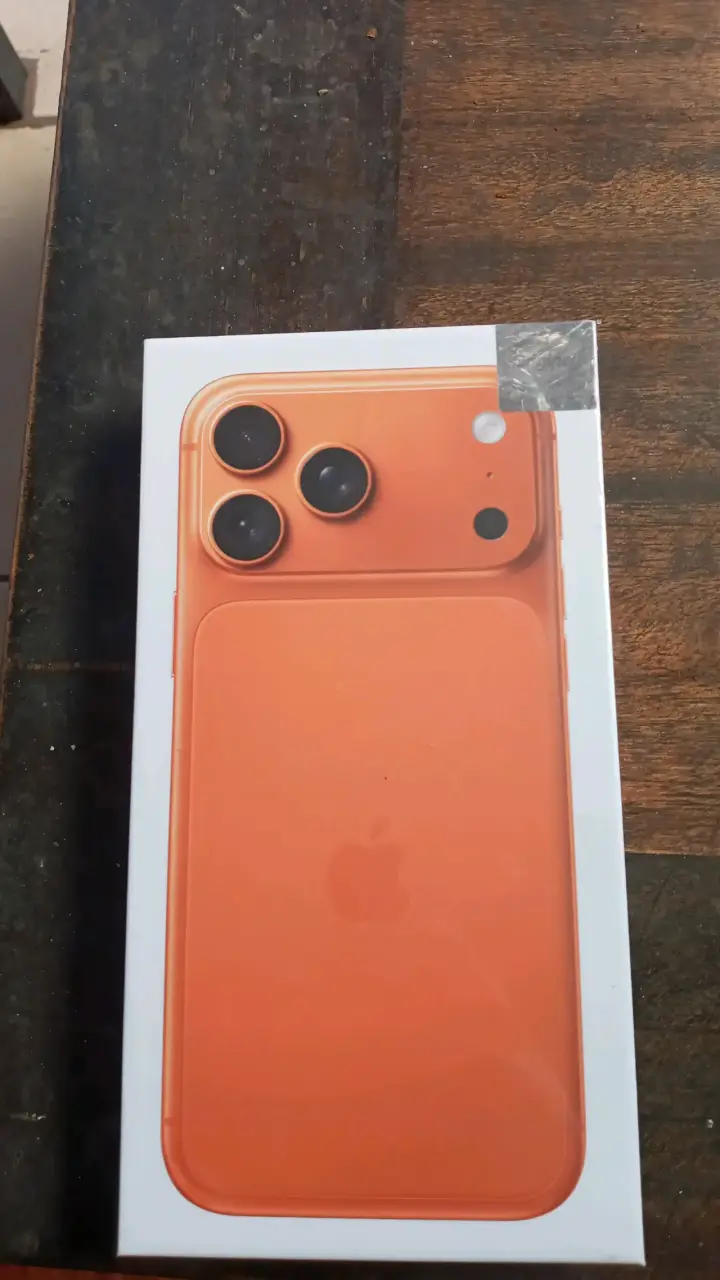3  iPhone17 Pro Max y 1 Apple Watch ultra. - miniatura 1