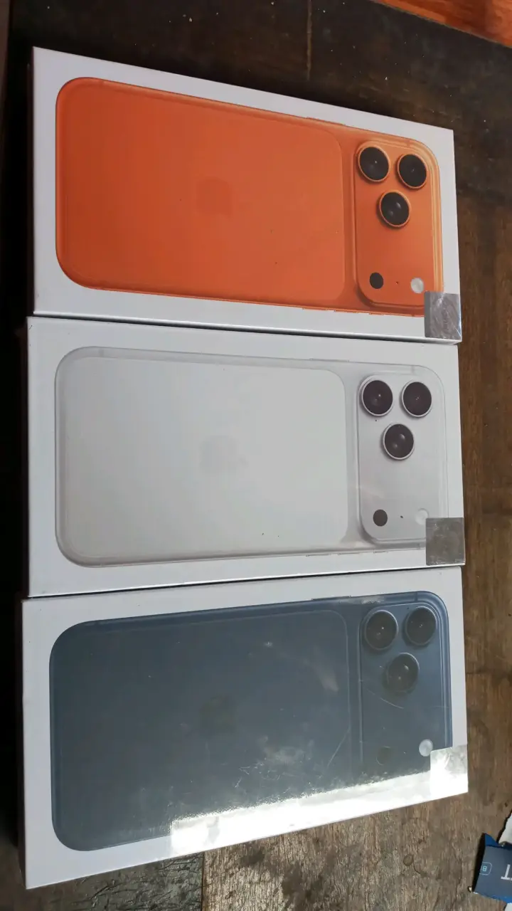 3  iPhone17 Pro Max y 1 Apple Watch ultra. - miniatura 2
