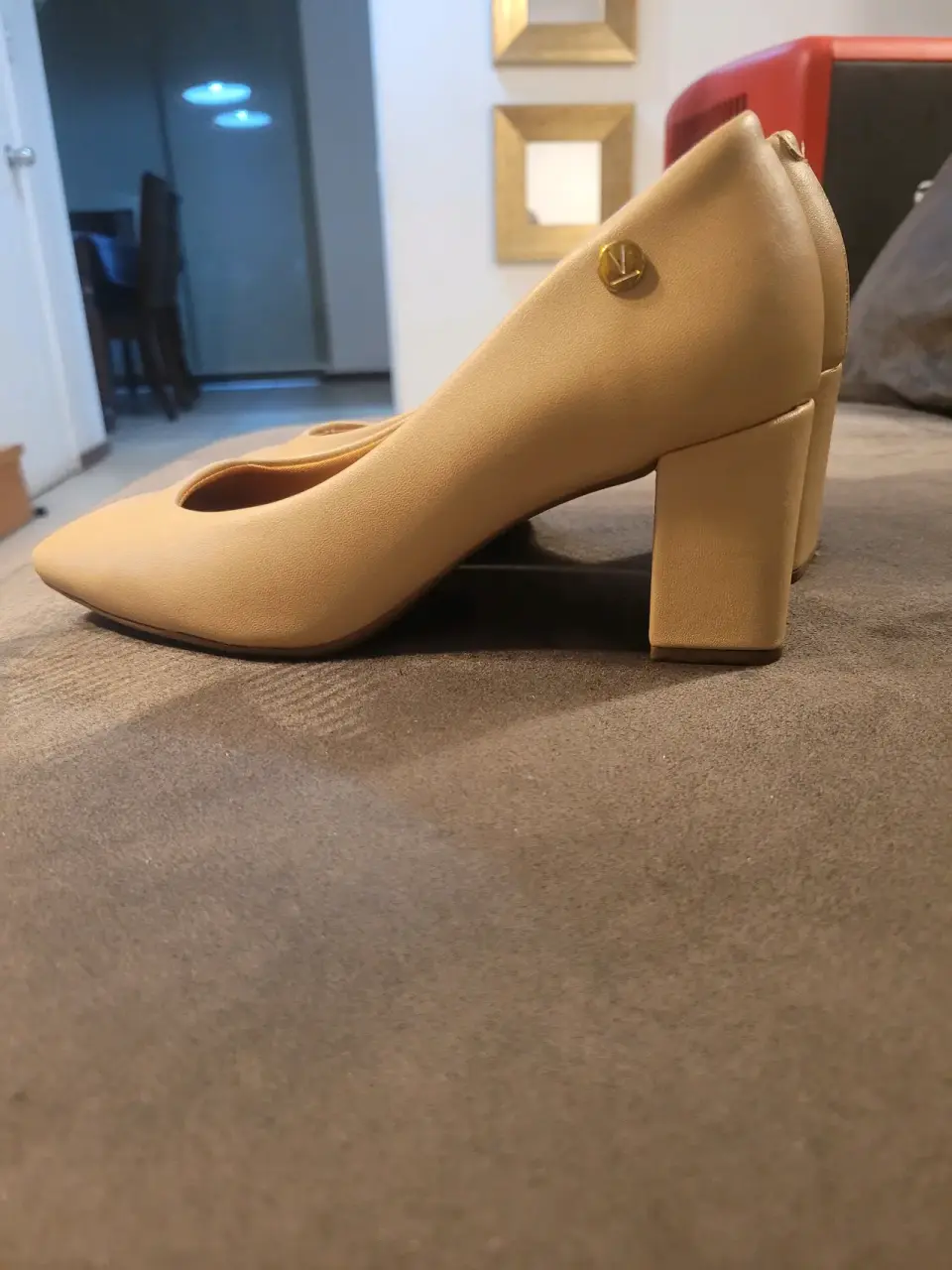 Zapatos de tacón beige - miniatura 4