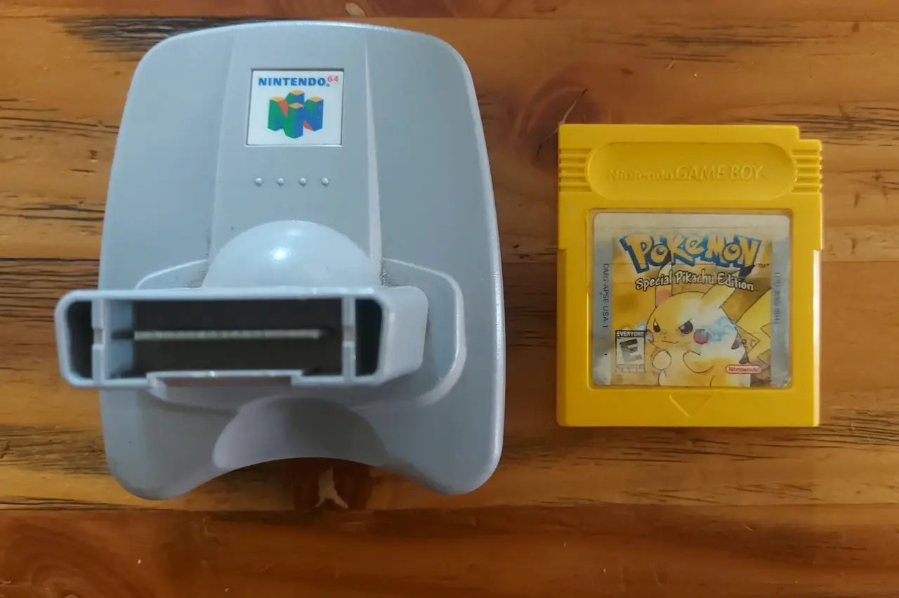 Cartucho Pokémon Yellow (No Repro) y Transfer Pak - miniatura 1