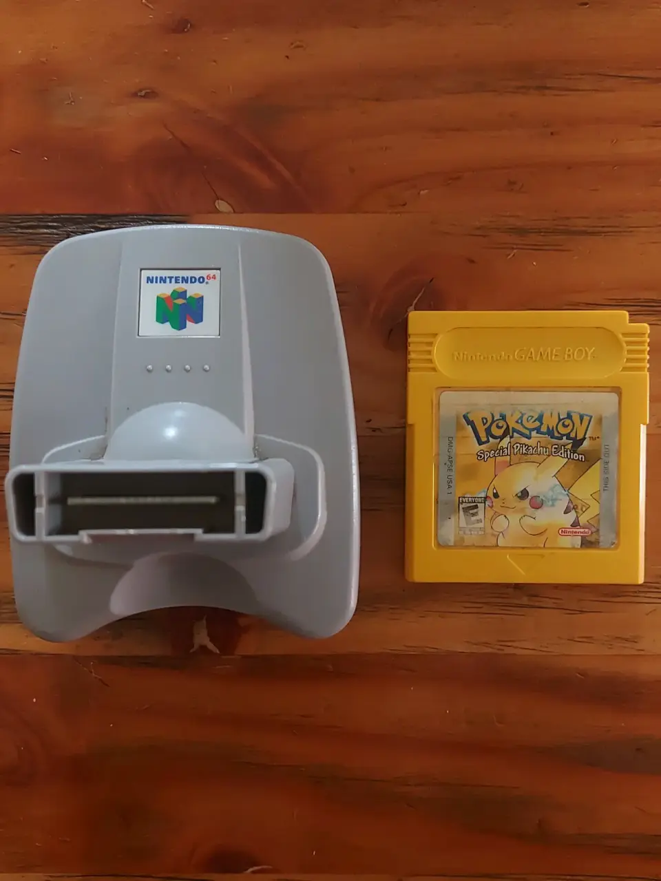 Cartucho Pokémon Yellow (No Repro) y Transfer Pak - miniatura 2