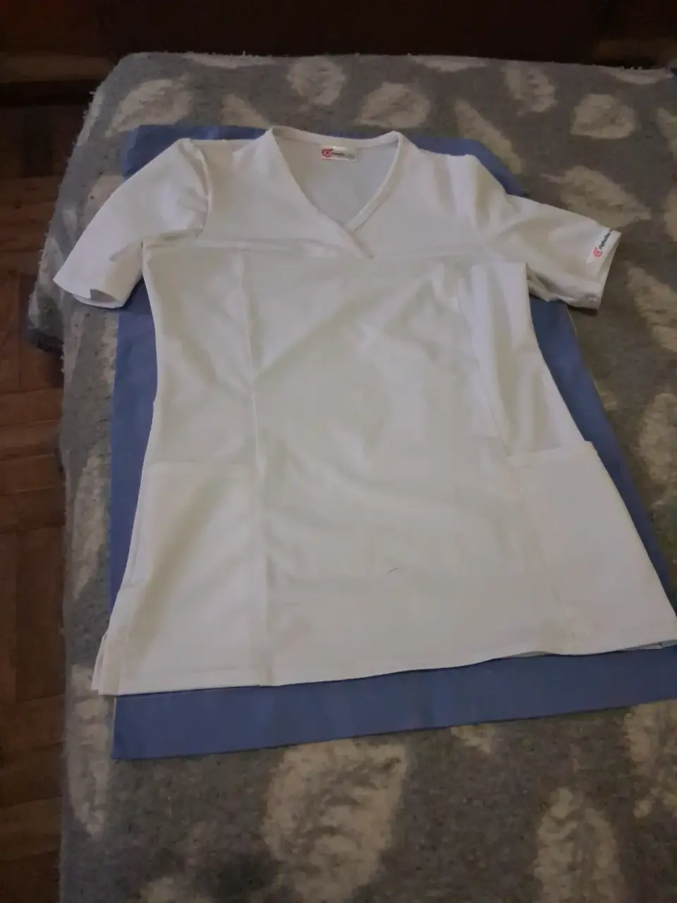 Blusa médica blanca - miniatura 2