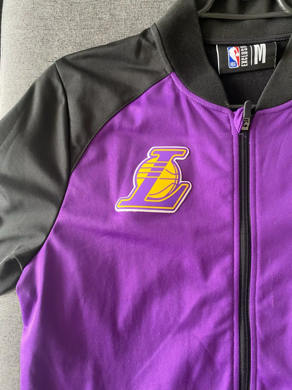 Chaqueta NBA Lakers morada y negra - miniatura 1