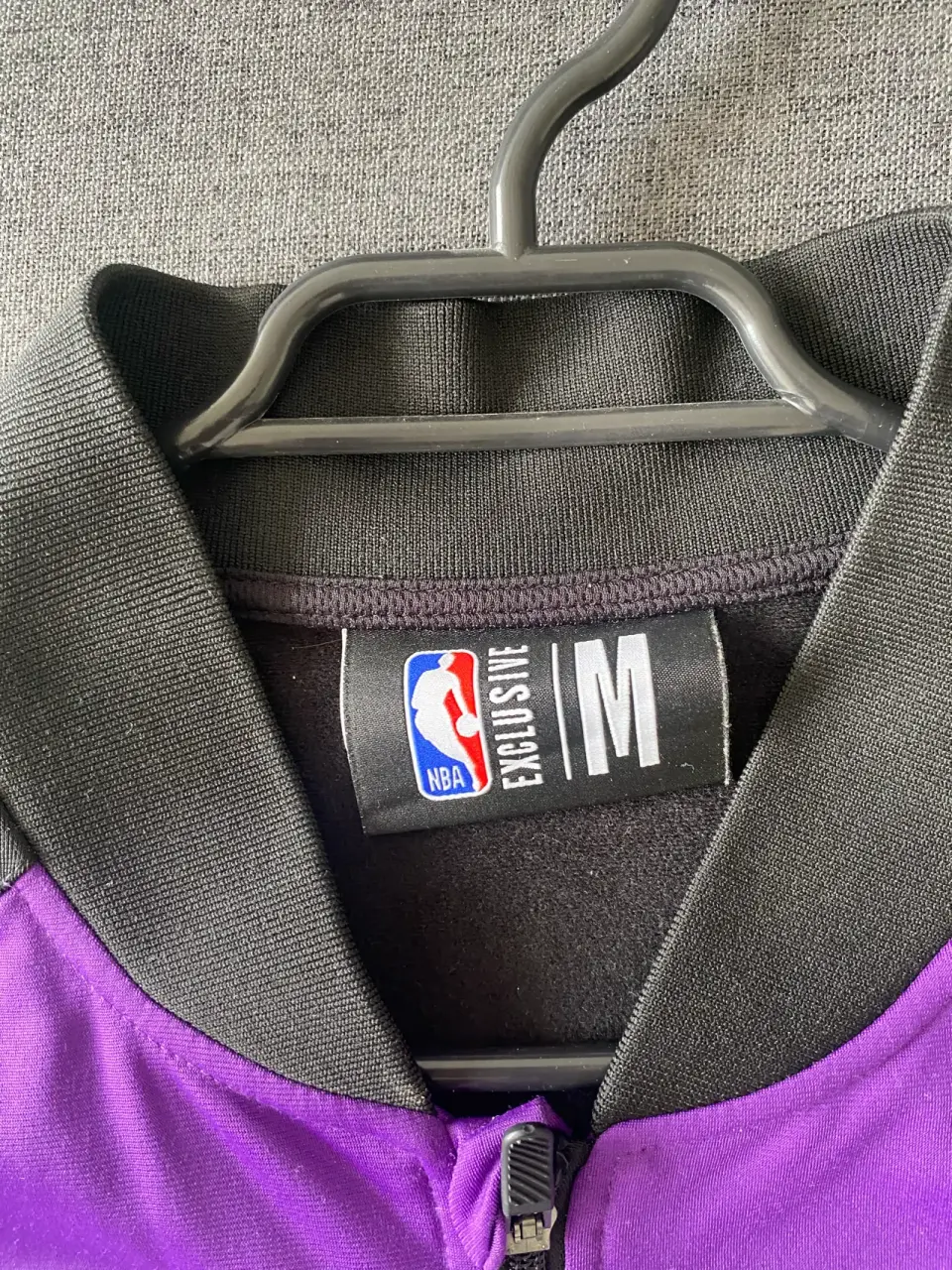 Chaqueta NBA Lakers morada y negra - miniatura 2