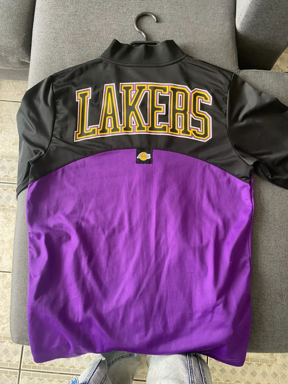 Chaqueta NBA Lakers morada y negra - miniatura 3