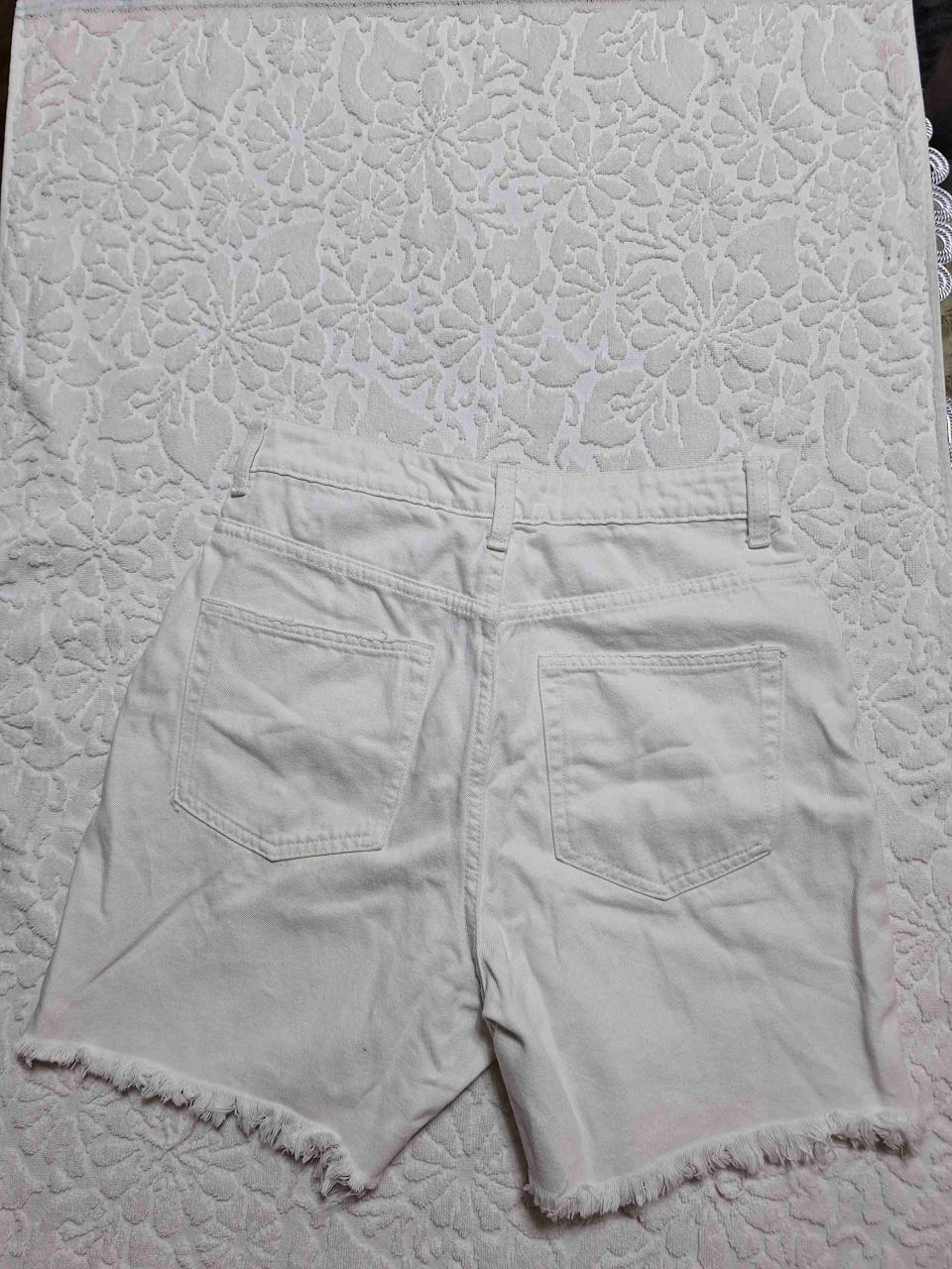 Shorts de mezclilla blancos - miniatura 2