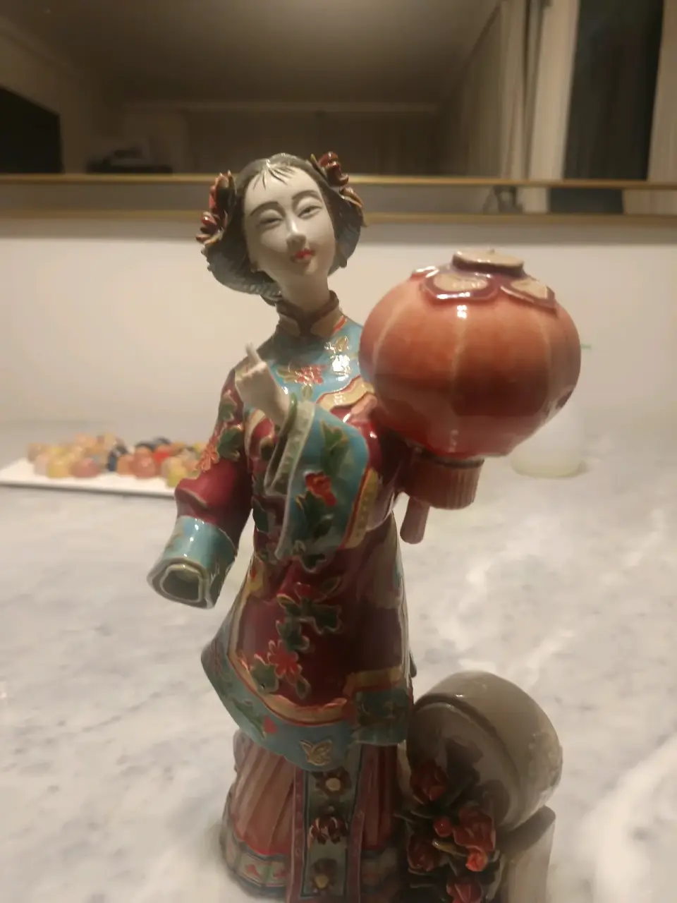 Figura decorativa oriental porcelana wucai - miniatura 1