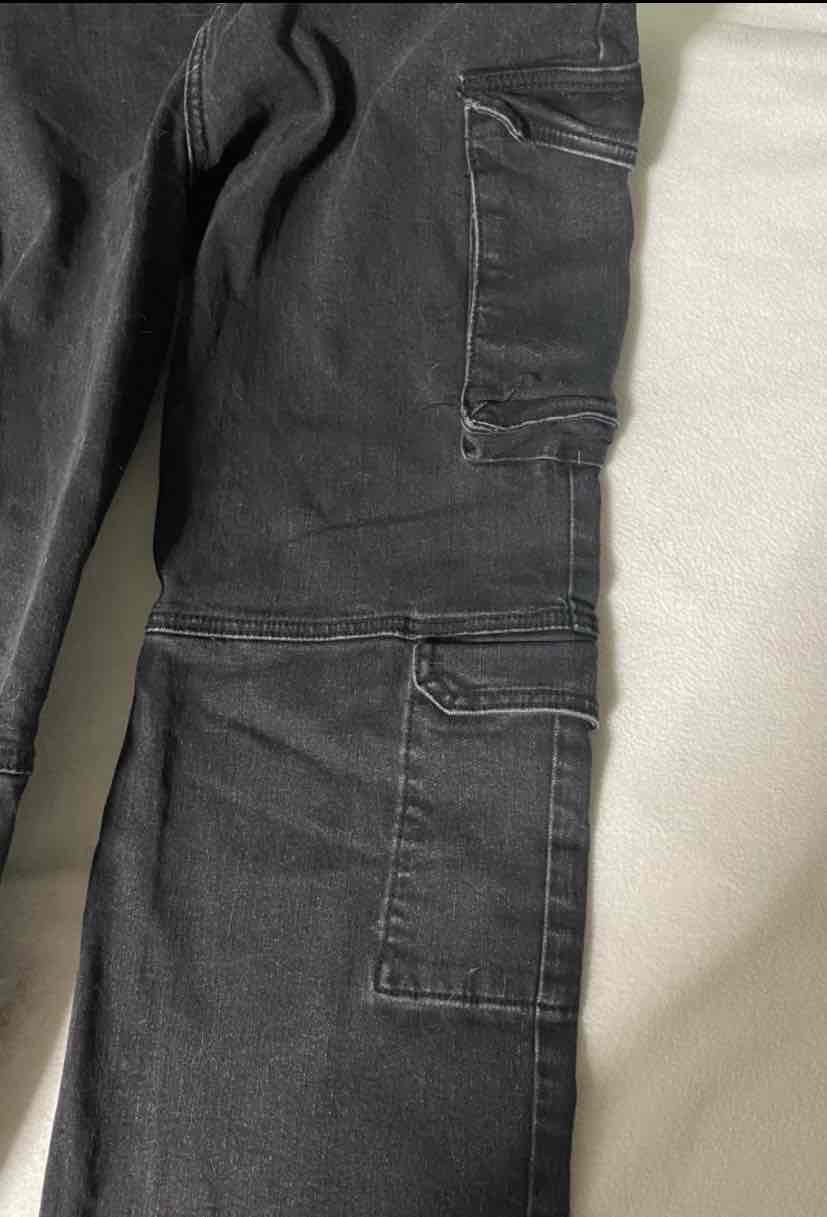 Pantalón cargo negro - miniatura 4