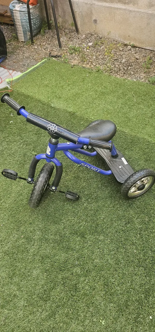 Triciclo infantil azul