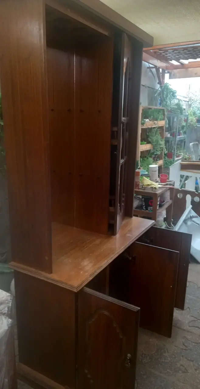 Vitrina de madera con espejo y licorera abatible - miniatura 12