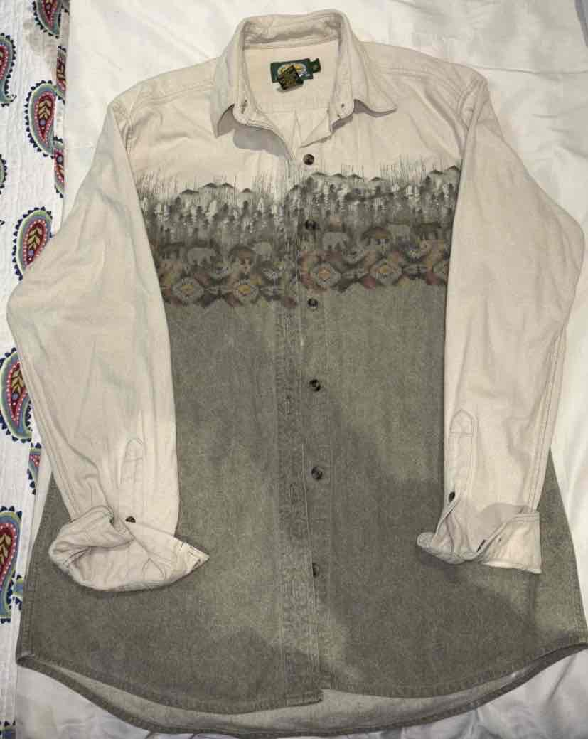 Camisa unisex con diseño llamativo - miniatura 1