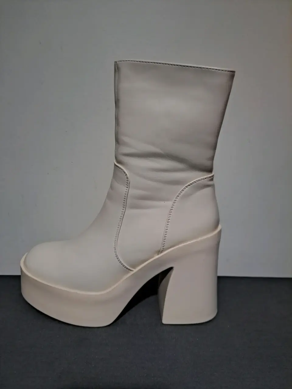 Botines blancos con plataforma - miniatura 2