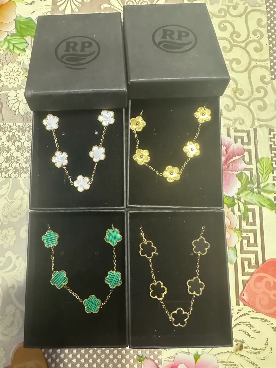 Pulseras de  tréboles