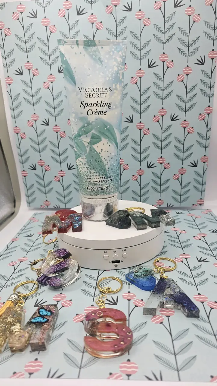 Crema victoria secret original más colgante - miniatura 5