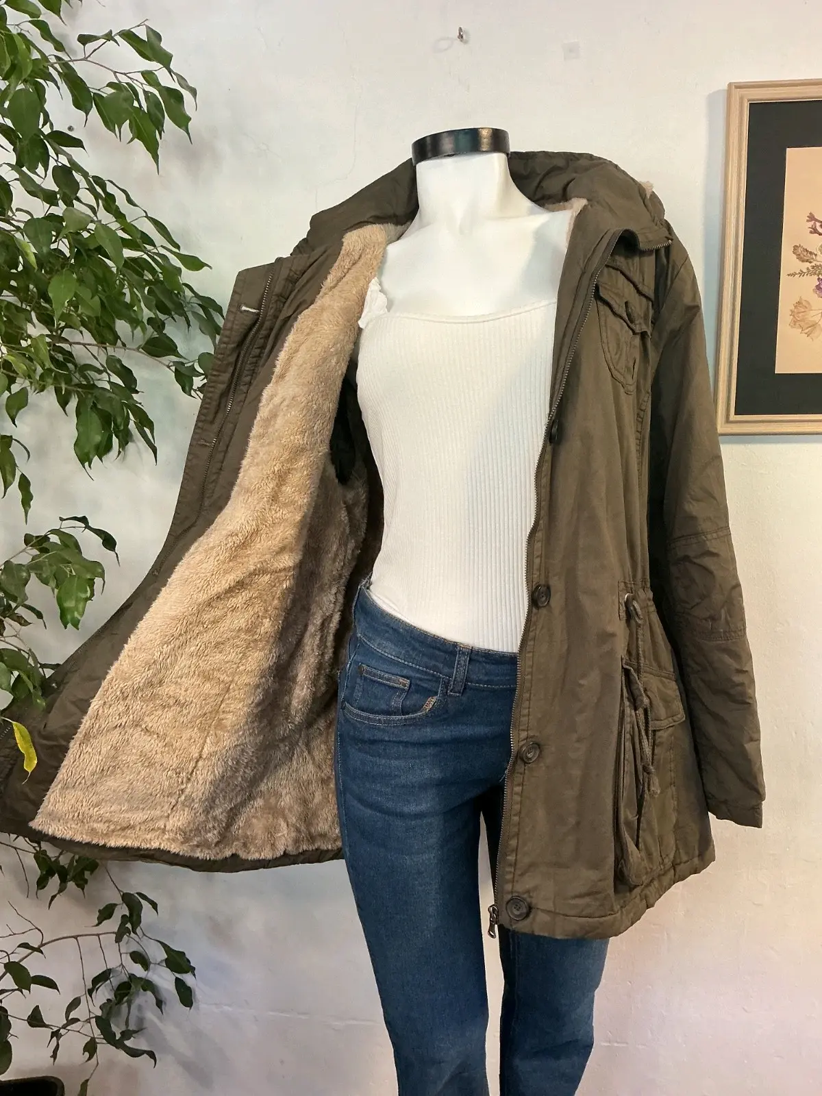 Parka verde con capucha - miniatura 2