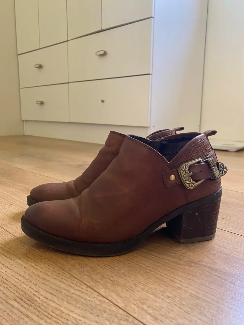 Botines Gacel de cuero marrón con tacón - miniatura 1