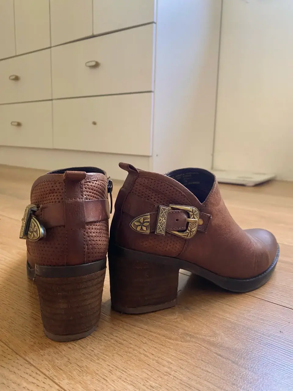 Botines Gacel de cuero marrón con tacón - miniatura 2