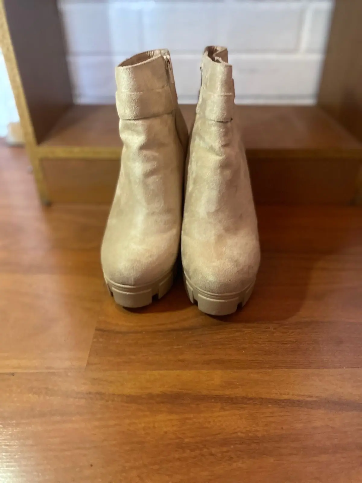 Botines beige con taco alto - miniatura 2