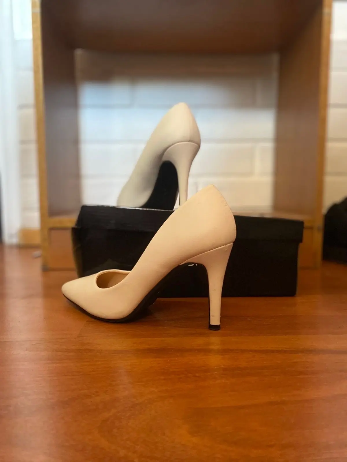 Zapatos de tacón beige - miniatura 2