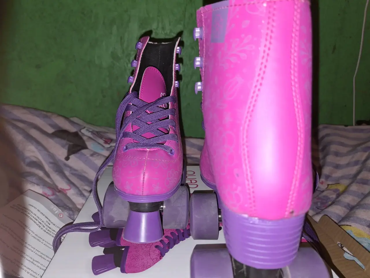 Patines rosados de 4 ruedas - miniatura 2