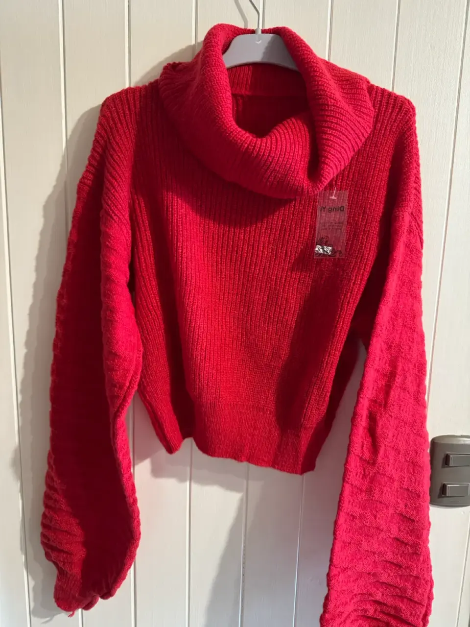 Suéter cuello alto rojo - miniatura 1