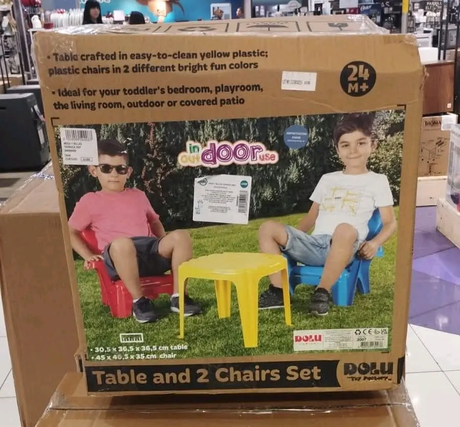 Juego de mesa y sillas para niños - miniatura 1