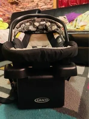 Silla de auto para bebé - miniatura 5