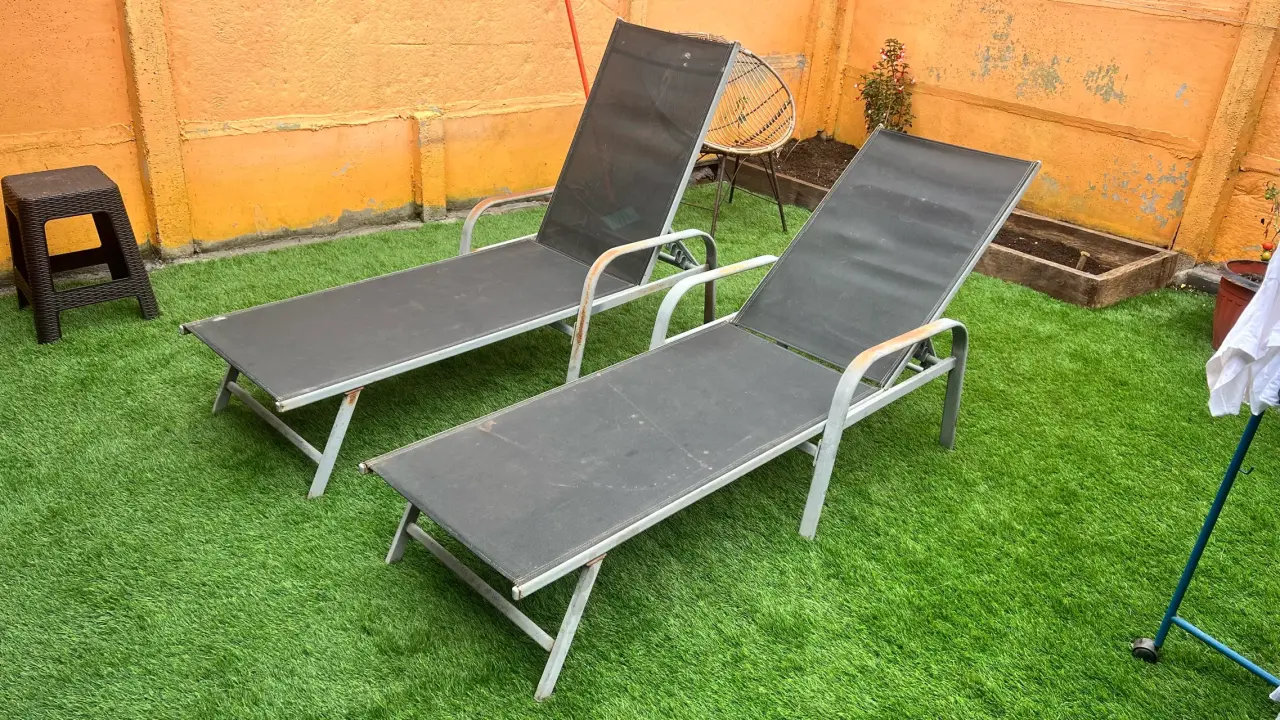 Reposeras de metal para exterior - miniatura 1